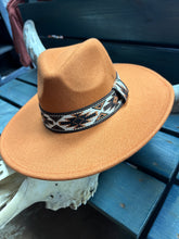 Load image into Gallery viewer, Copper Mesa Felt Hat- Rust
